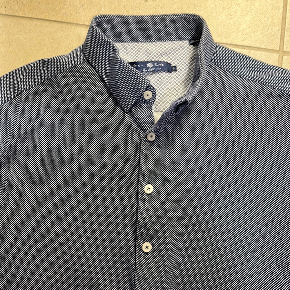 Stone and Rose size large short sleeve button-down men’s shirt fits like Med.